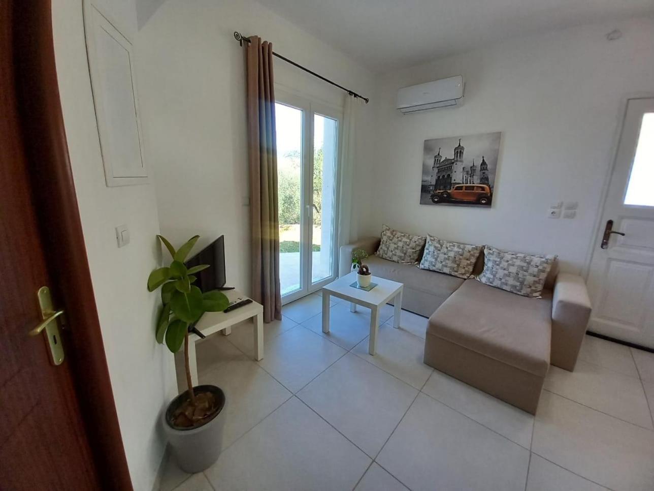 4T Apartments อาร์กอสโตลี ภายนอก รูปภาพ