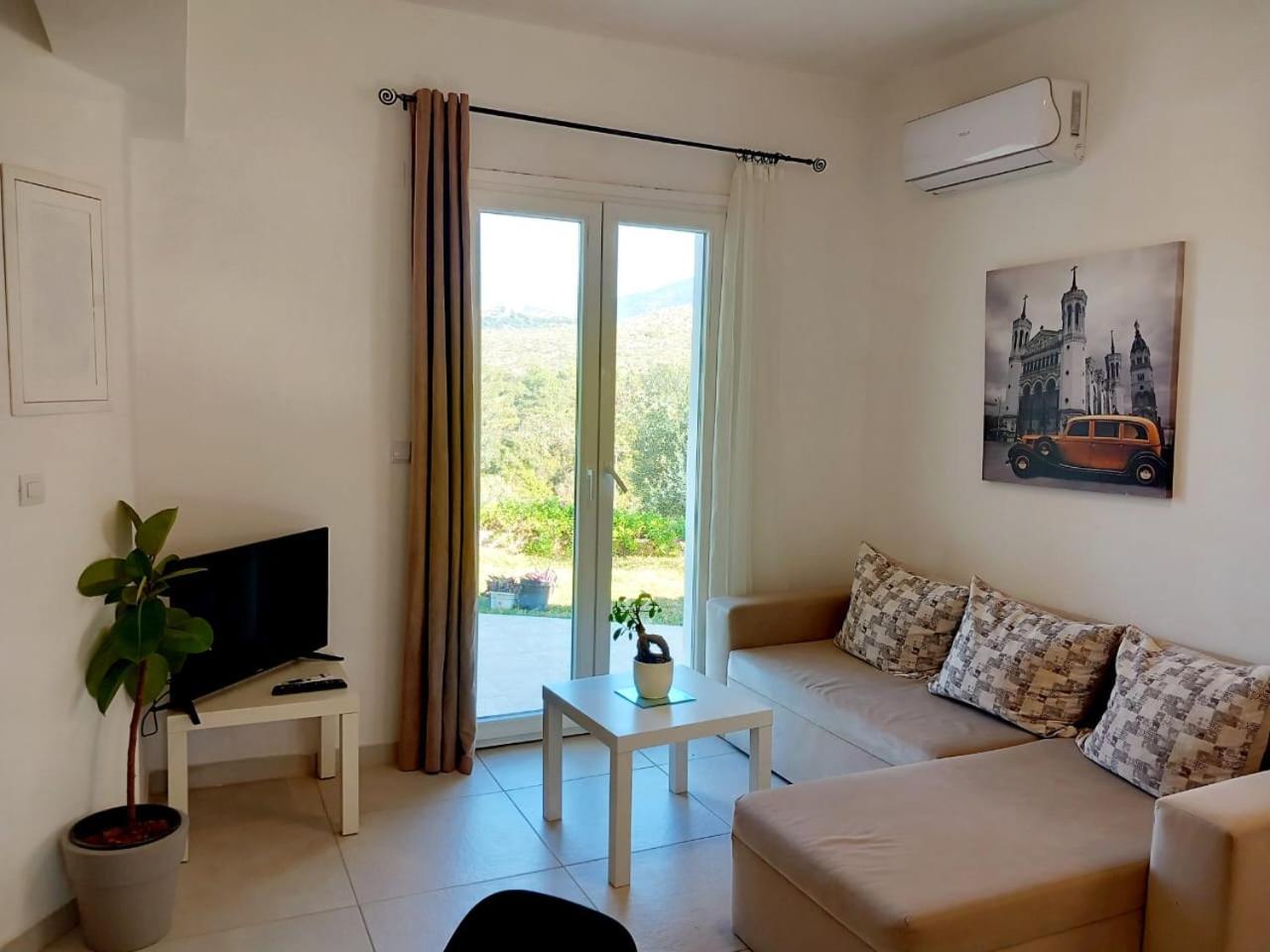 4T Apartments อาร์กอสโตลี ภายนอก รูปภาพ