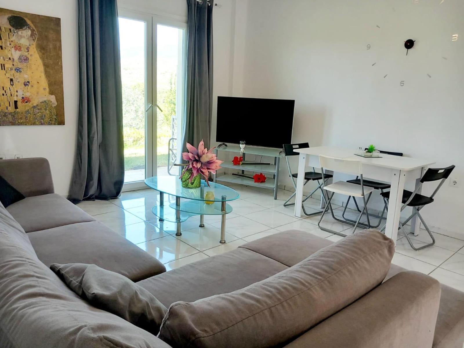 4T Apartments อาร์กอสโตลี ภายนอก รูปภาพ